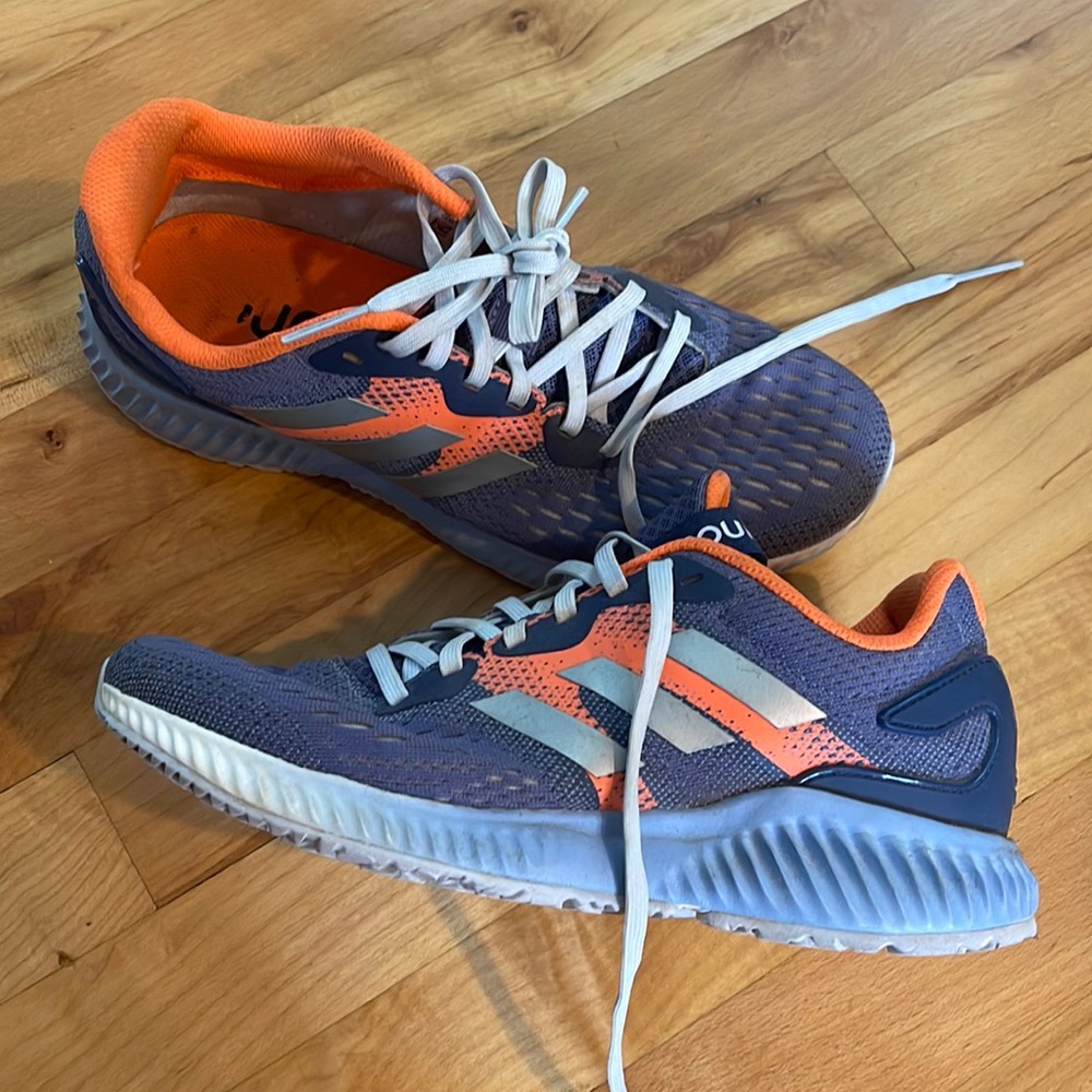 Adidas Bounce size 8
